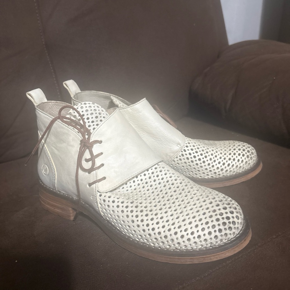 Perforated Leather Chukka Boots in Off-White with Brown Laces
